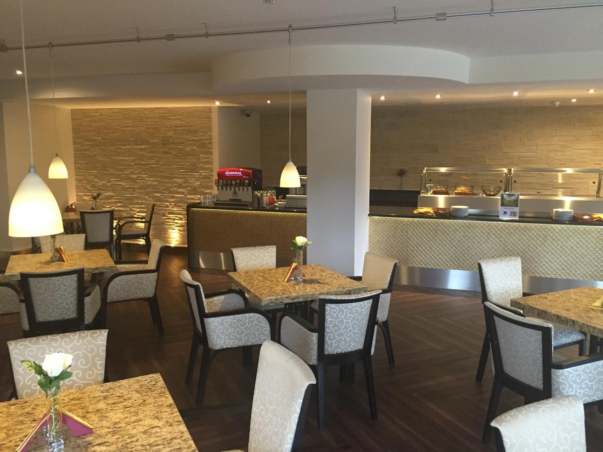 Casino & Hotel Admiral Стражни Екстериор снимка